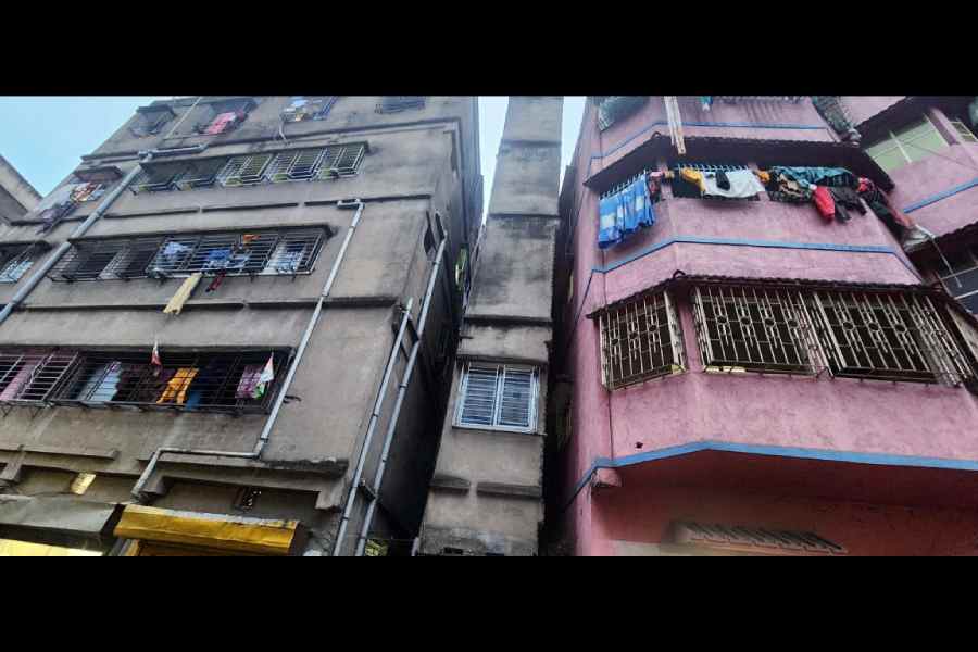 A building that has come up in Garden Reach sandwiched between two other structures. The building is located in Azhar Molla Bagan, a short walk from the site of the under-construction five-storey structure that crumbled, killing 10 people on Sunday.