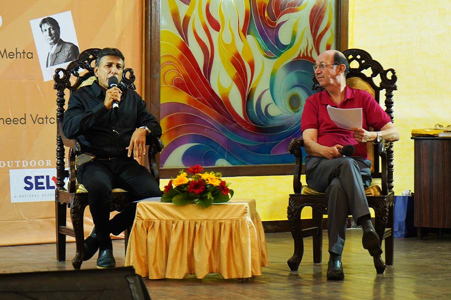 Noomi Mehta and Cyrus Madan, prominent figures in Kolkata's Parsi community, regaled the audience with humorous anecdotes