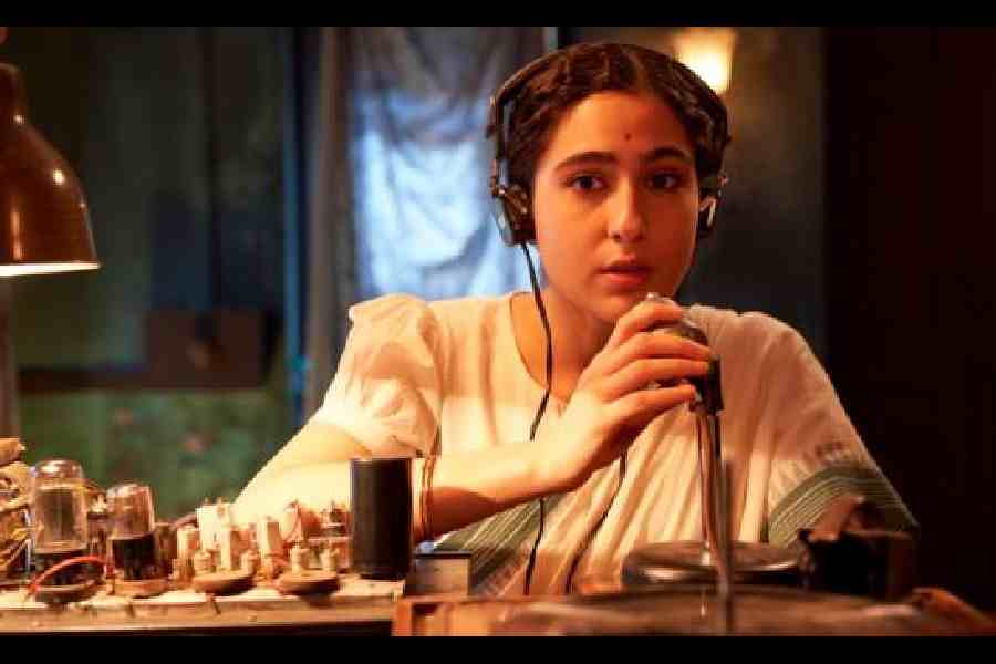 Sara as Usha Mehta in Ae Watan Mere Watan, streaming on Prime Video