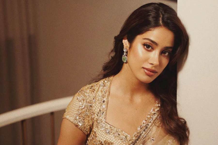 “I was dreaming of Aditya [Roy Kapoor] and suddenly found myself in the middle of the ramp,” reveals Janhvi Kapoor, further antagonising Ananya Panday