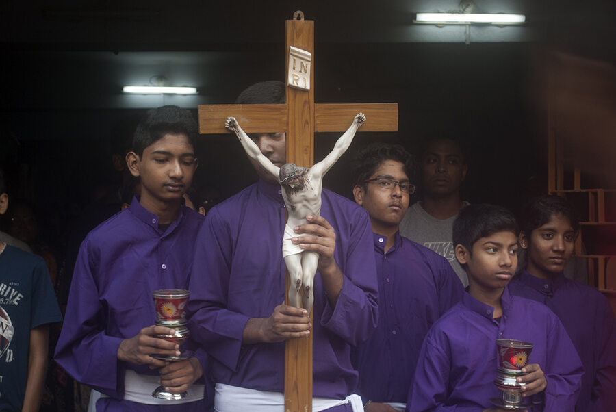 Roman Catholic ritual of walking to seven churches on Good Friday is followed across the world, including in Kolkata