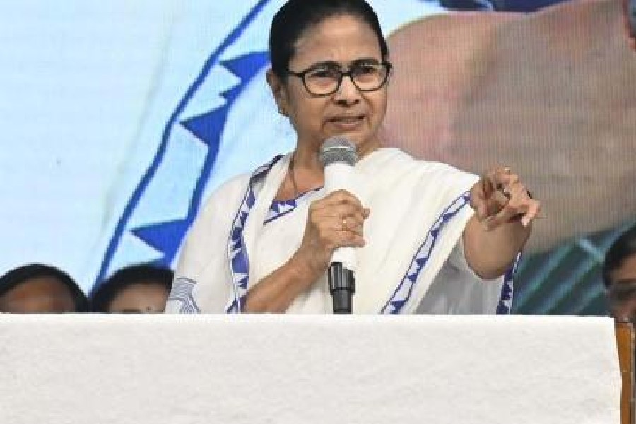 TMC to reach out to Lakshmir Bhandar beneficiaries with envelope carrying Mamata Banerjee's message