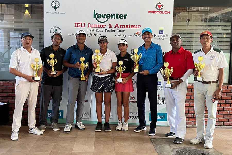 The prize winners at the 2024 Golftrade Amateur Open at Tollygunge Club.