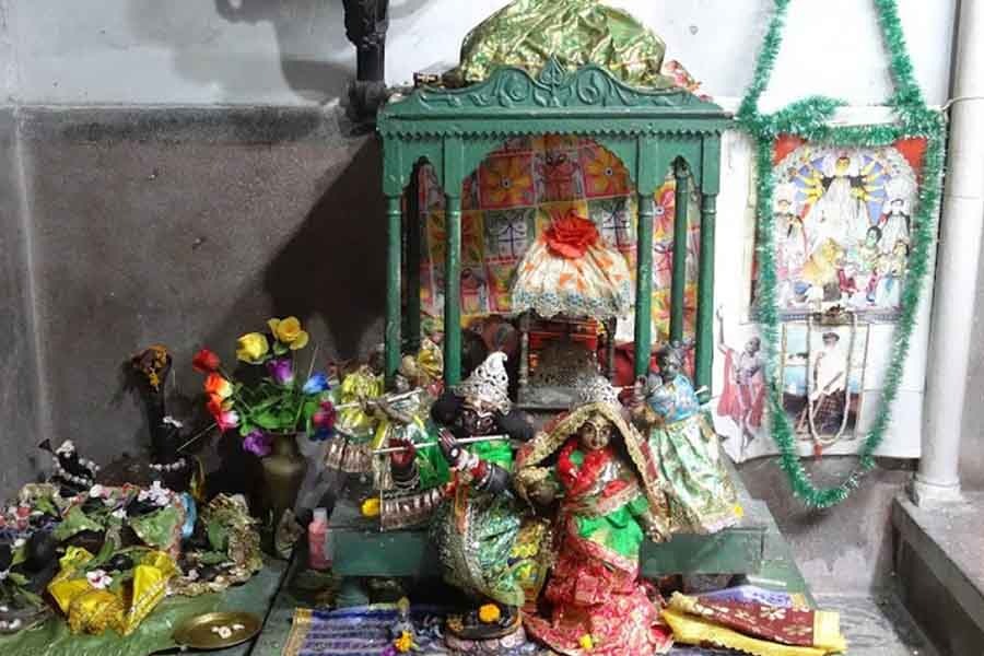 Idols of other deities worshipped at Bhabatarini temple.