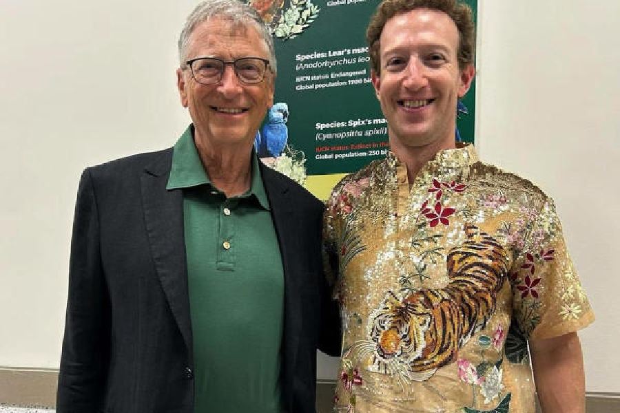 Mark Zuckerberg in a Rahul Mishra hand-embroidered number featuring a majestic tigress from the Sunderbans. It prompted Microsoft co-founder Bill Gates to say: “You’ve always been great at dressing for the occasion.”