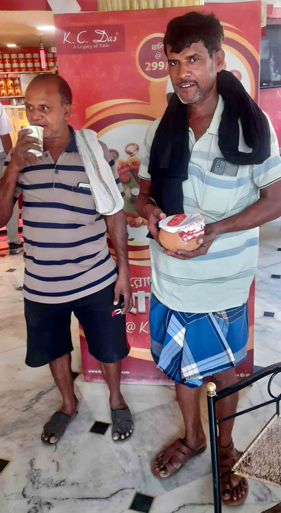  This heartfelt gesture aimed to show appreciation for the tireless efforts of these unsung heroes who contribute significantly to our daily lives