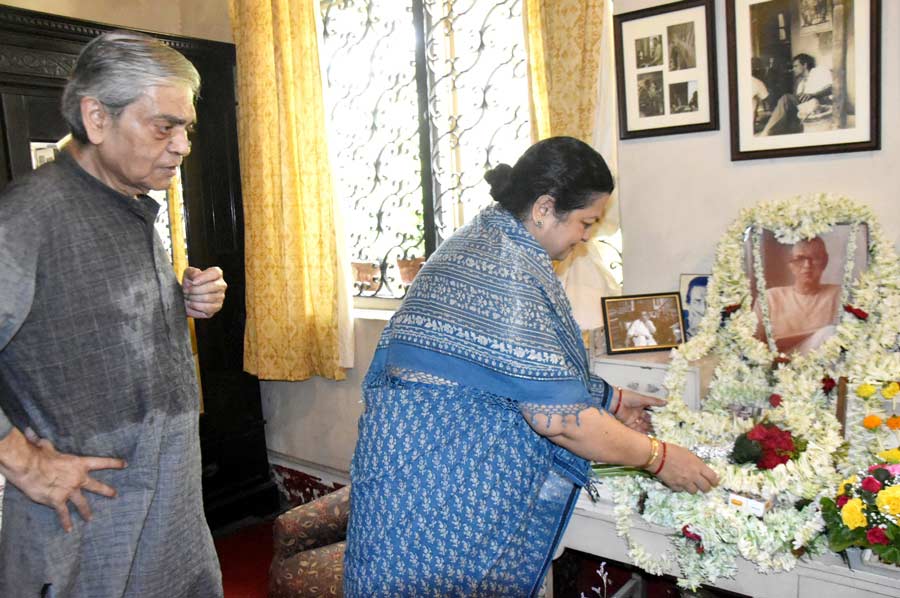 On the occasion of 103rd birth anniversary of Satyajit Ray, son Sandip Ray and daughter-in-law Lalita Ray paid floral tribute to the legend at his home on Bishop Lefroy road on Thursday