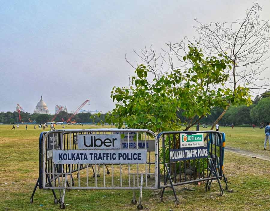 Given the heatwave alert and climate change concerns in Kolkata, trees are being planted in Maidan. Several saplings were transplanted at Maidan from Metro construction site at Esplanade  