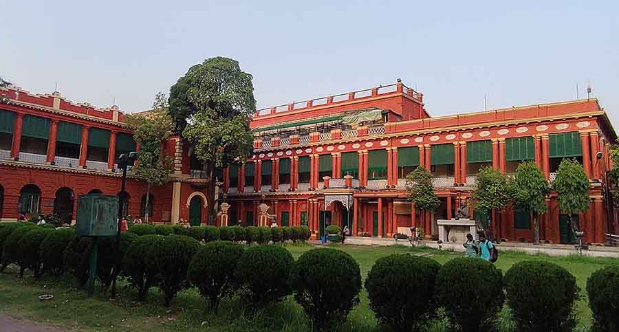 Owing to the Lok Sabha polls, this year on Rabindranath Tagore’s birth anniversary, no programmes will be held in the open at Jorasanko Thakurbari. Rabindra Jayanti will be celebrated indoor with public entry barred 