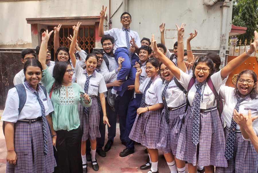 ISC and ICSE results were declared on Monday. Candidates from around 426 ICSE schools and 320 ISC schools took the class X and XII board exams under CISCE this year from West Bengal. The pass percentage for ICSE is 99.22% while it is 97.80% for ISC 