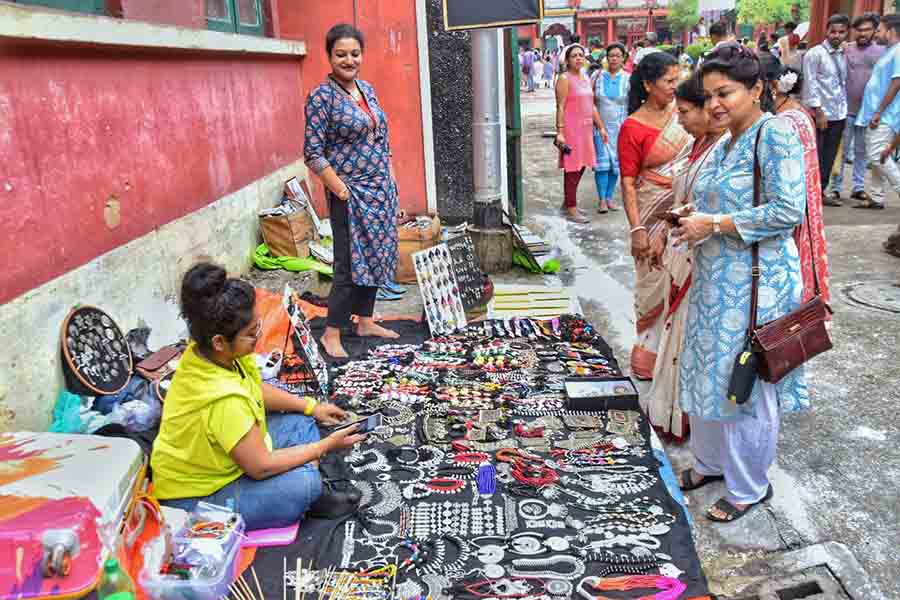 A vibrant handicraft mela takes place outside the gates of Jorasanko Thakurbari on Ponchise Baisakh every year 