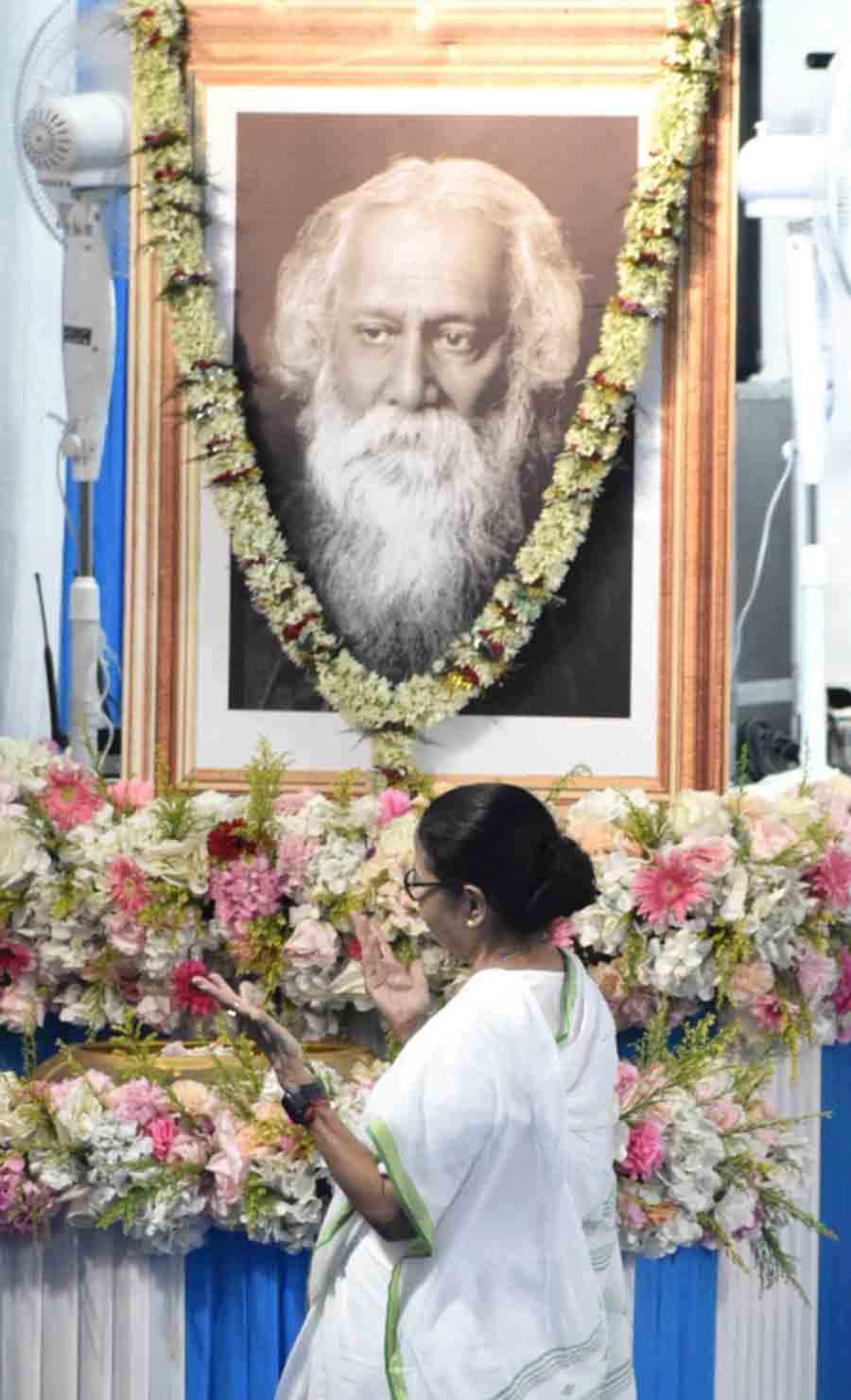 Chief minister Mamata Banerjee pays tribute to Rabindranath Tagore at Rabindra Sadan on Wednesday