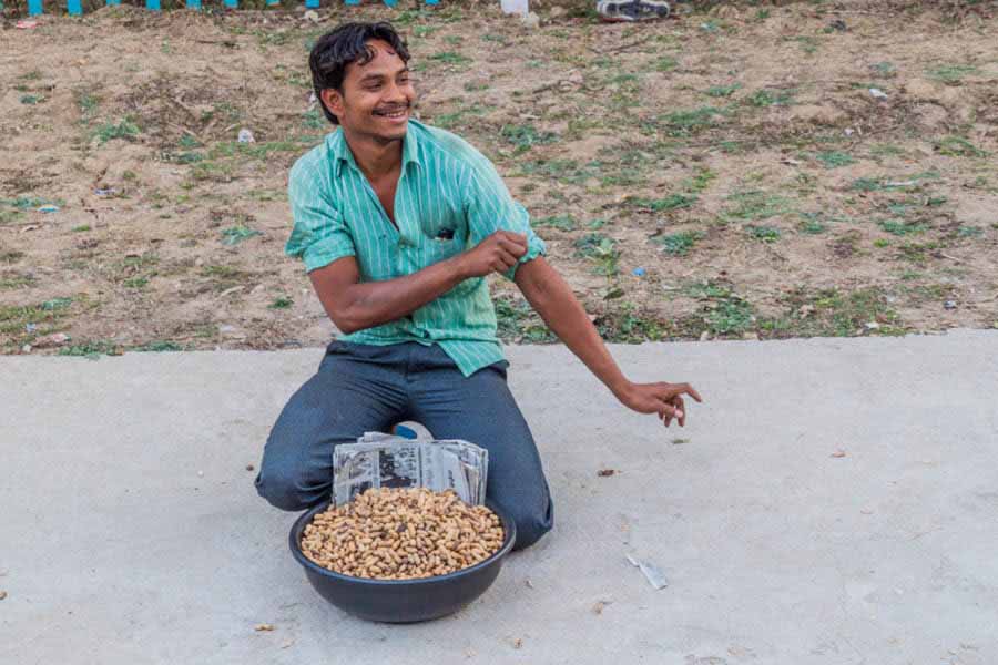 The peanut seller is a crucial aspect of the experience when travelling by train, thanks to our love for shelling and munching peanuts through the journey