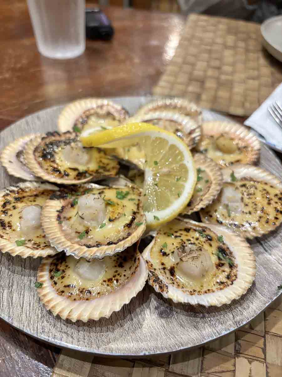 I went to have scallops at Haole, after my host recommended it. This wasn’t the first time I had scallops, but my tastiest yet