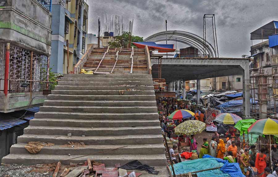 Stairs at the Kalighat skywalk in completion stages