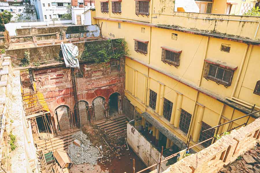 The Mullick descendants at 48B grew up on stories of a fountain in the middle of the thakurdalan