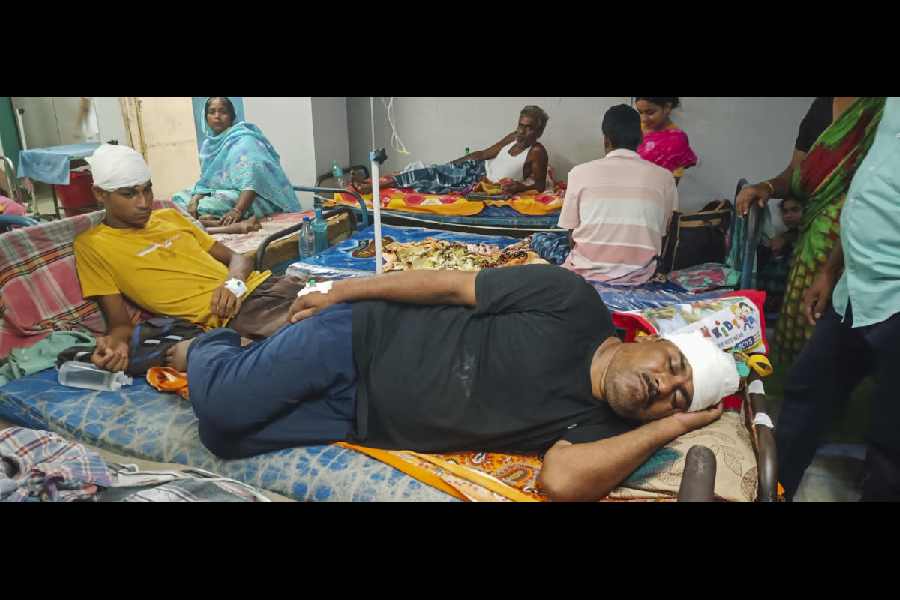 A man injured in violence during the polling on Monday at a hospital in Burdwan.
