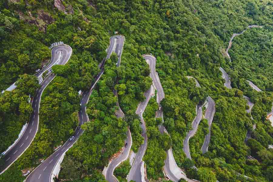 The loop road to Yercaud features 20 hairpin bends