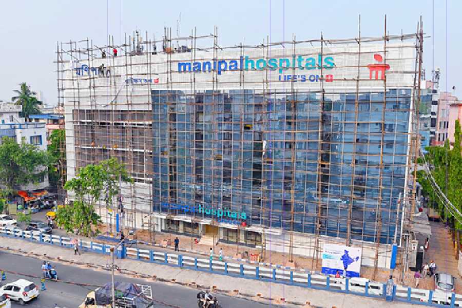 The facade of AMRI Dhakuria now bears the name 'Manipal Hospitals'.