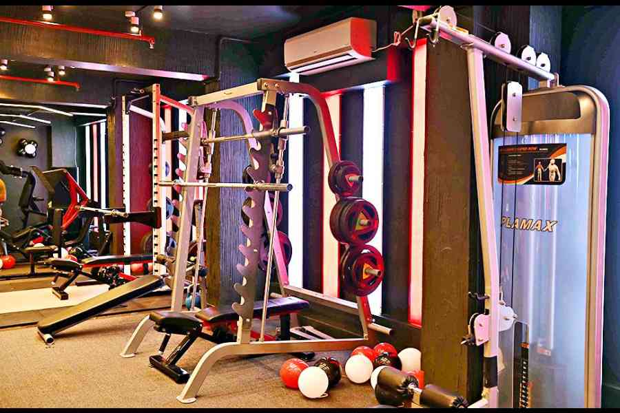 Power rack, Smith machine and Lat pulldown machin