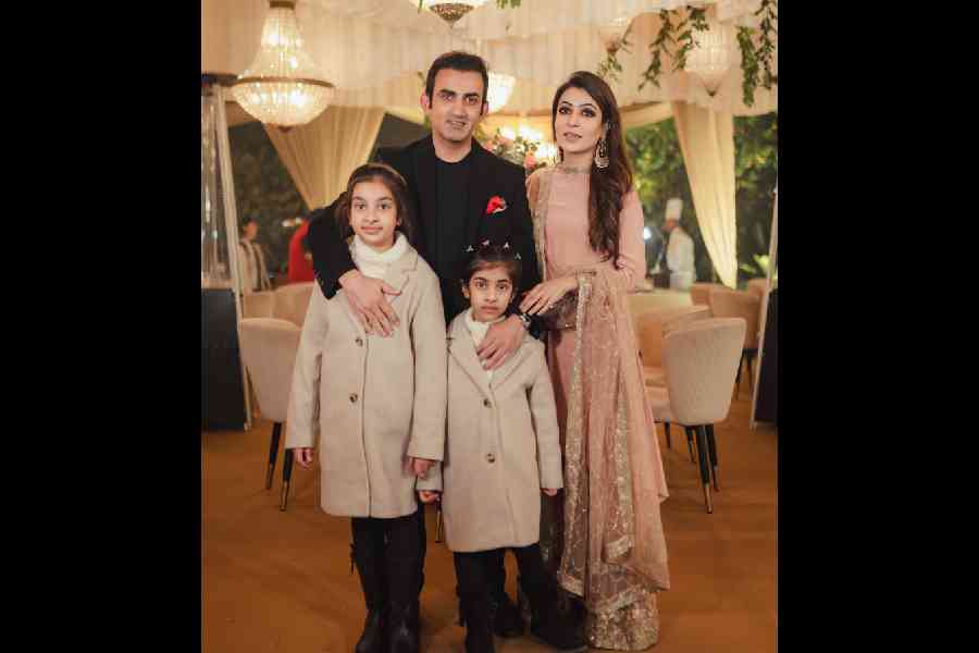 Gautam and Natasha Gambhir with daughters Aazeen and Anaiza