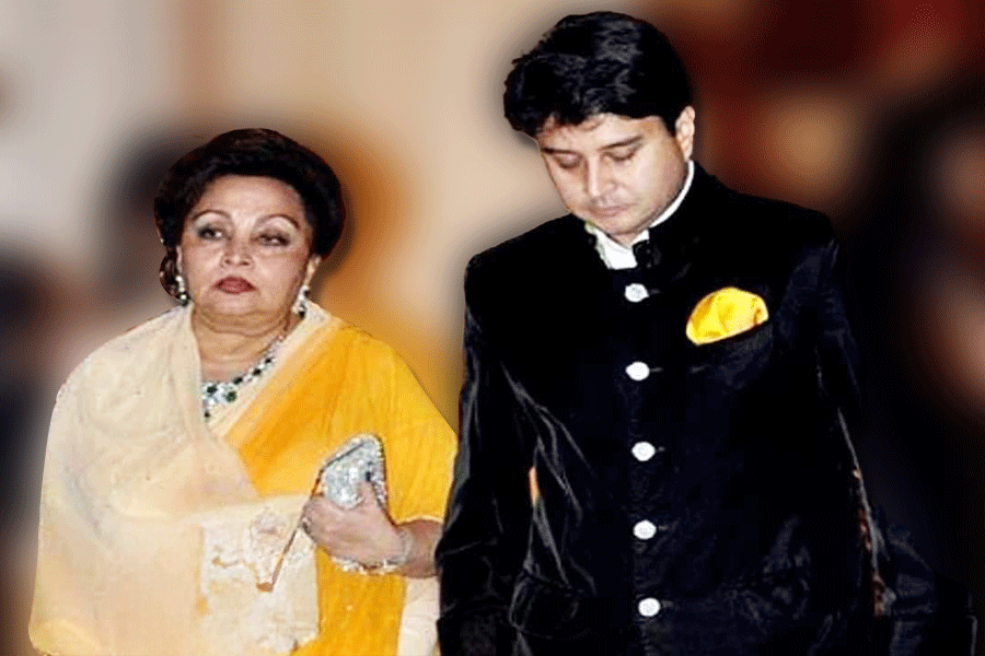 Death | Union minister Jyotiraditya Scindia's mother Madhavi Raje ...