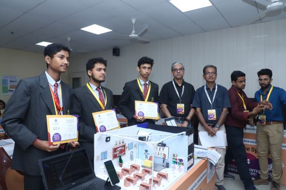 The students demonstrated their projects in front of the jury members who analysed them on several parameters and finally zeroed in on top three projects