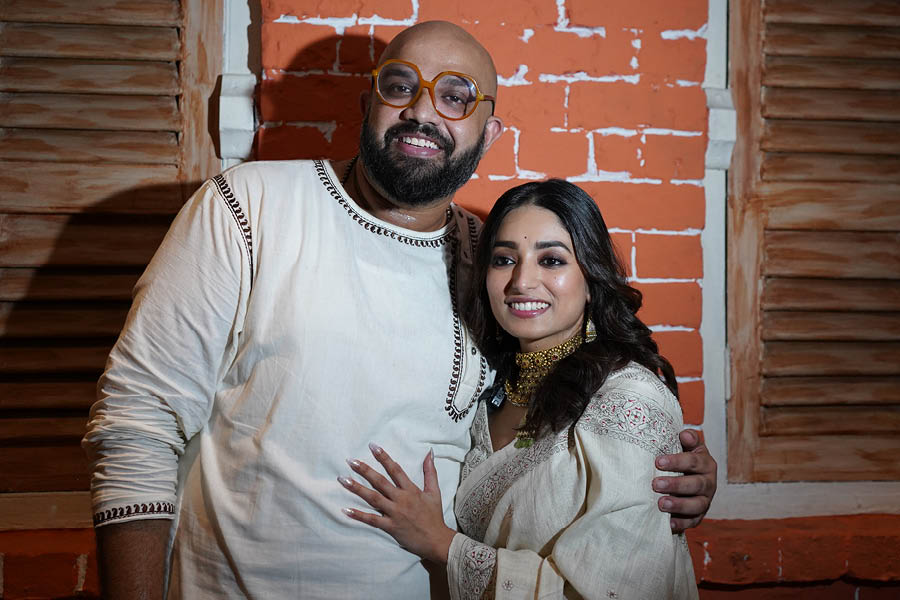 Fashion designer Abhisek Roy and Tollywood actress Ishaa Saha, who is part of the lead cast of the ‘Saptapadi’ music video, at the music video launch