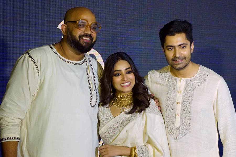 (L to R) Abhisek Roy, Ishaa Saha and Gourab Roy Chowdhury at the music launch