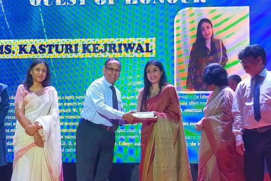 Guest of Honour - Ms Kasturi Kejriwal, CEO of Aditya Academy receiving a small token of appreciation