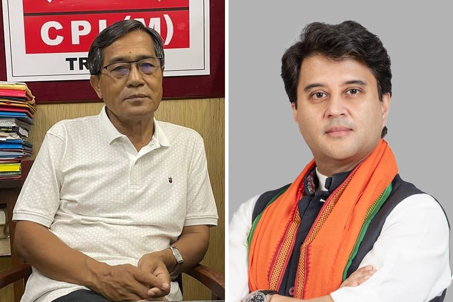 Jitendra Chaudhury (left), Jyotiraditya Scindia (right)