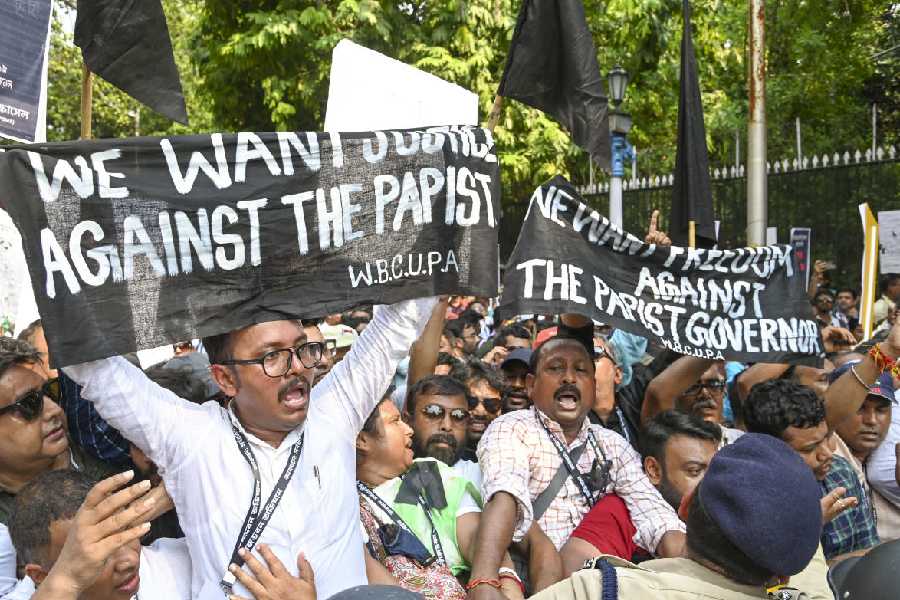 C V Ananda Bose In Pictures Protest Against West Bengal Governor C V Ananda Bose Over 2975