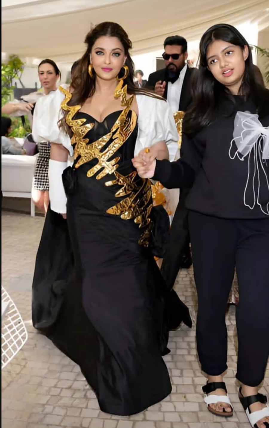 Aishwarya Rai Bachchan Aishwarya Rai Bachchan Stuns At Cannes In