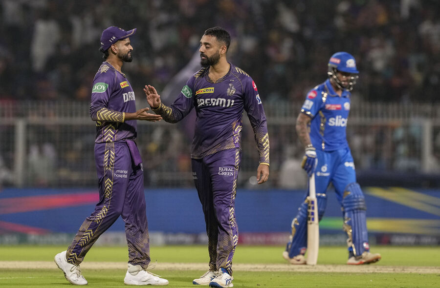 Varun Chakravarthy (KKR): Looking for a clutch performance from one for their bowlers in a 16-over game against MI, KKR found their man in Chakravarthy, who bowled four magnificent overs without giving an inch to MI’s batters in a topsy-turvy game at Eden. Varun dismissed the Indian captain Rohit Sharma as well as MI’s captain Hardik Pandya, all the while giving away just 17 runs in 24 deliveries