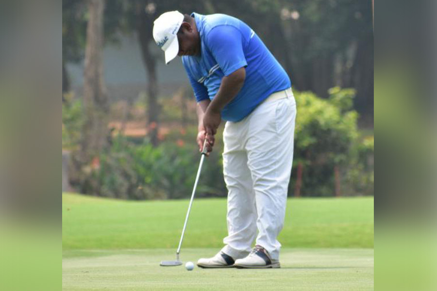 Abhishek foresees a stab at professional golf sometime next year