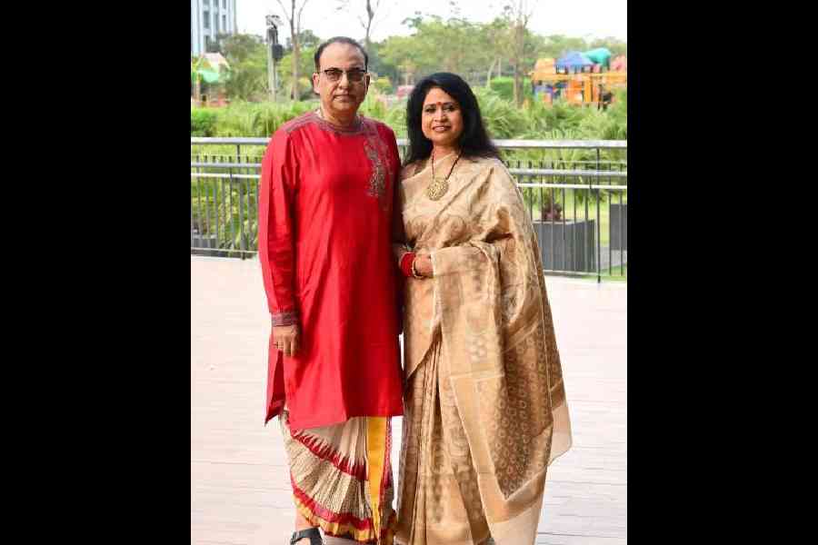 Arindam Sil with Shukla