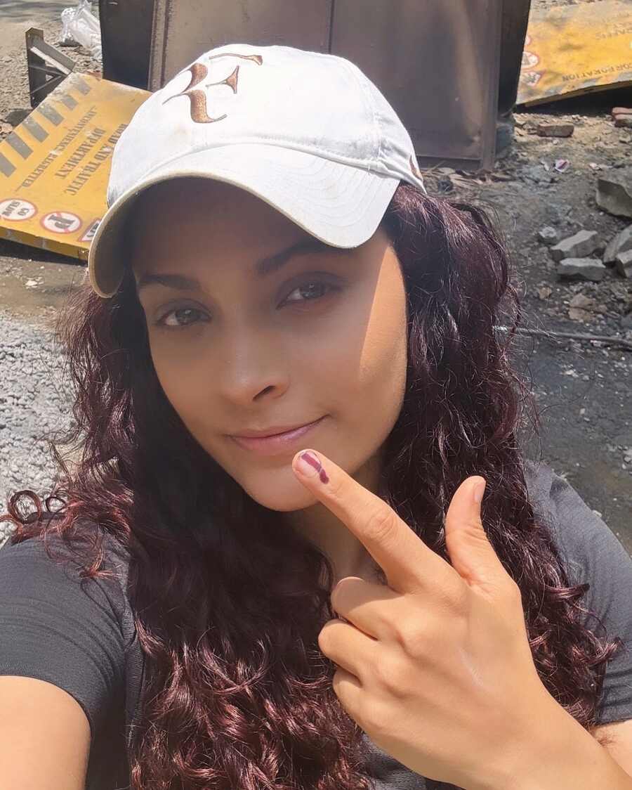 Ghoomer actress Saiyami Kher shared a selfie, asking her fans to vote wisely. “We all complain about the roads, we all have long discussions at dinner tables. Let’s get down to business and exercise our most powerful right. PLEASE GO VOTE,” she wrote.