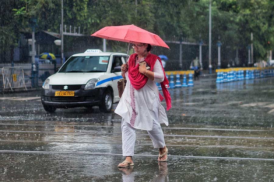 India Meteorological Department (IMD) has issued a thunderstorm warning over the districts of south and north Bengal between May 20 and 24