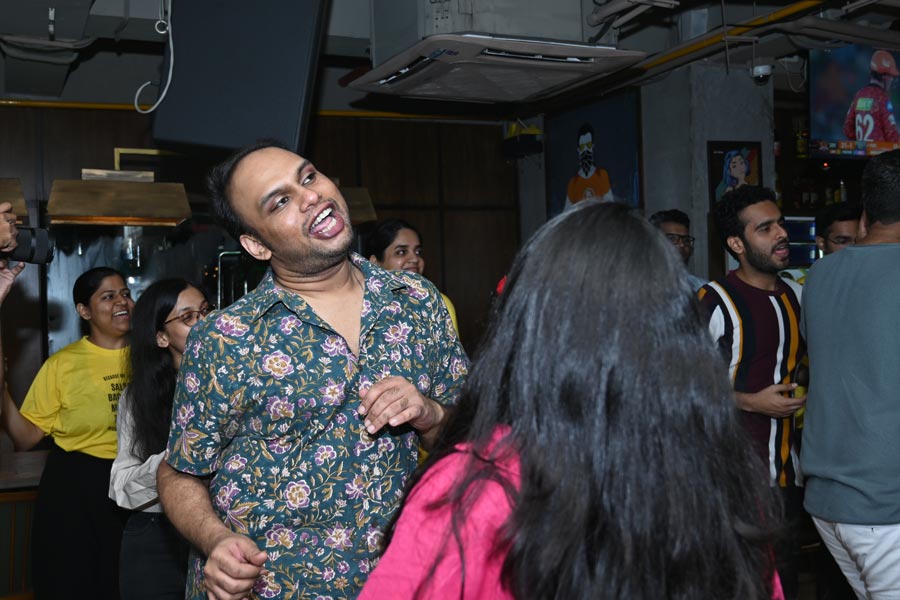 Attendees from all age groups — both dancers and non-dancers — grooved in pairs to the syncopated rhythms of Latin music. Attention goes into making HLT a safe space to explore a social dance style, and to include everyone in the community who has been bold enough to step up. Shibansu Ghosh (in picture), who came to HLT for the first time, said: “Even though I don’t really do salsa, I love dancing and surely want to come back here again.”
