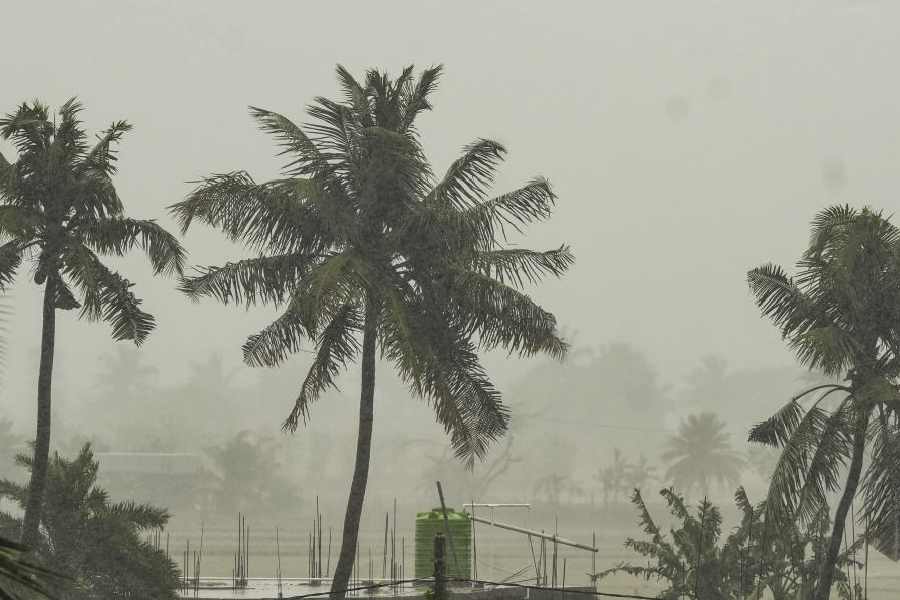 Bay of Bengal | Cyclone Remal: Rain lashes parts of Calcutta, IMD warns ...