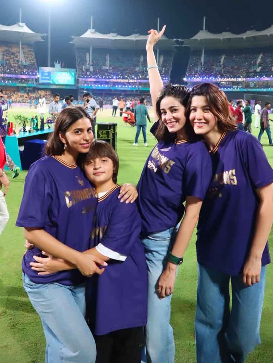 Shah Rukh’s youngest son AbRam also attended the match. Sporting purple jerseys, Ananya, Suhana and Shanaya posed with AbRam after the match.