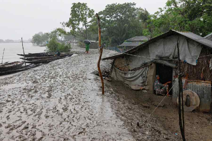 Cyclone Remal | Cyclone Remal kills 16, snaps power links to millions in  India, Bangladesh - Telegraph India