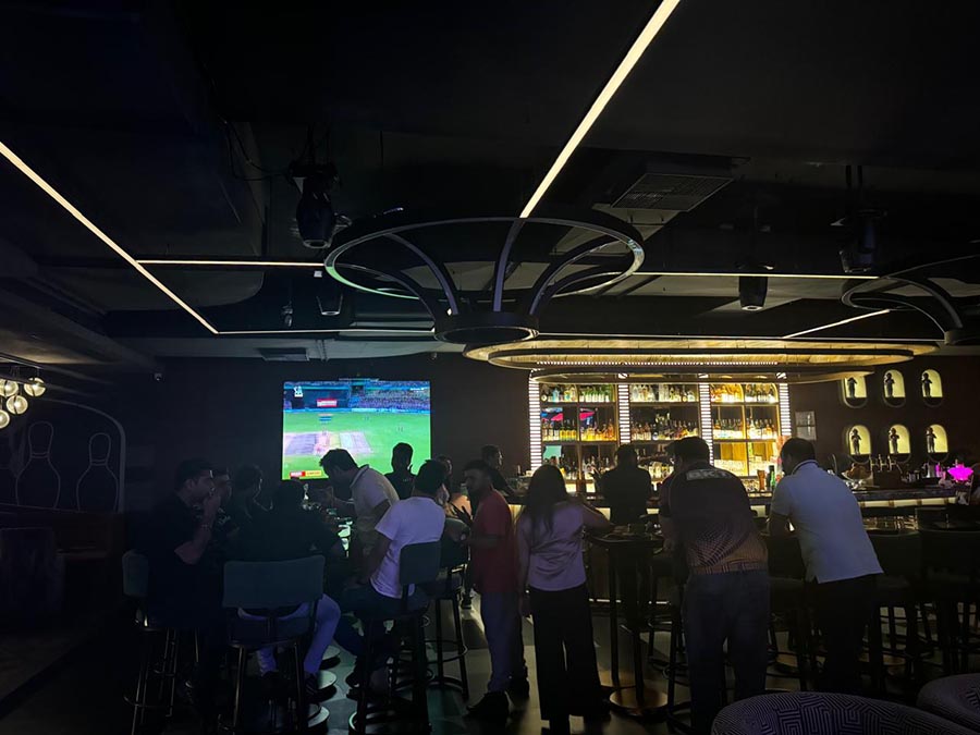 Sports enthusiasts also gathered at That Place Bowl and Bar on Elgin Road. While knocking it out of the bowling park, fans kept an eye on the IPL scoreboard as well. As the ball knocked off the pins, cheers went up simultaneously for the Knights ending their 10-year dry spell to become IPL champions for the third time 