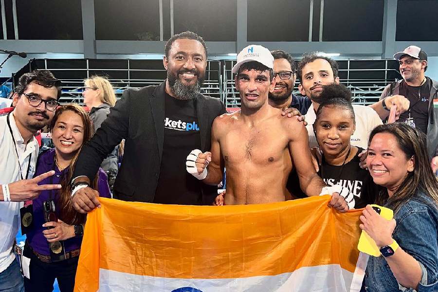 Boxing | First Indian professional boxer wins a world title: Mandeep Jangra  beats Britain's Conor McIntosh - Telegraph India