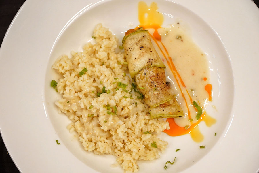 The Lau Chingri Roulade finished off with Gondhoraj lemon sauce and chilli oil was a perfect representation of the forbidden desires, much like those experienced by Binodini in ‘Chokher Bali’