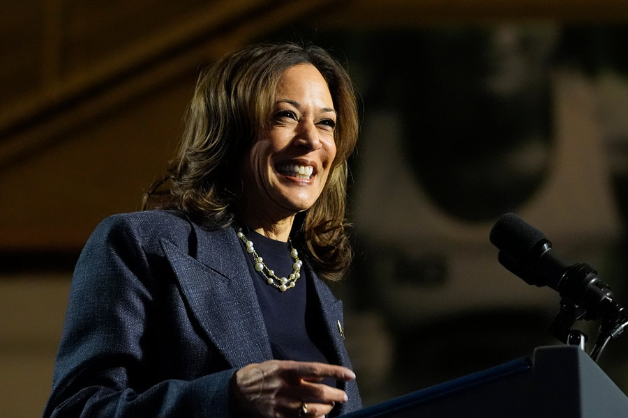 US presidential elections Kamala Harris will make history if she