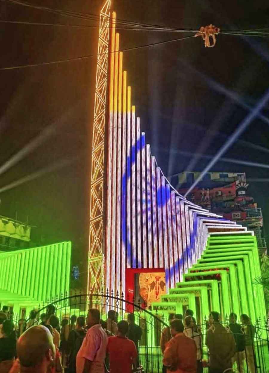 Jagaddhatri Puja lights have lit up all the city of Krishnanagar in Nadia district. The pandal at Krishnanagar Patra Bazar Sikriti Club has already been inaugurated