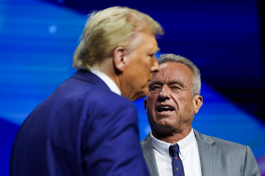 Donald Trump Robert F Kennedy Jr reviewing resumes for top Donald