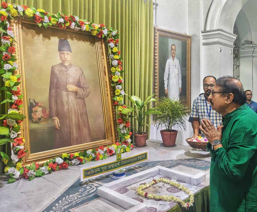 West Bengal Assembly Speaker   Biman Banerjee pays tribute to first Union minister of education Maulana Abul Kalam Azad on his birth anniversary at the Bidhan Sabha on Monday