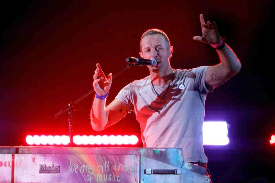 Coldplay | Coldplay fires up a fourth concert in India following  'incredible fan demand' - Telegraph India